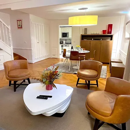 Apartment Pierre Charron L
