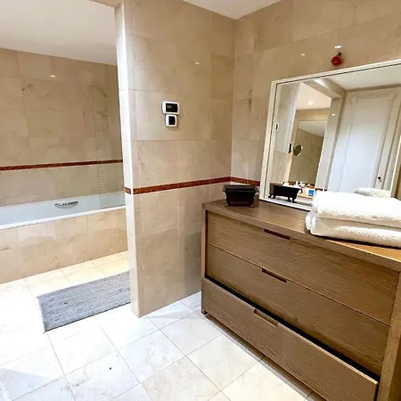 Pierre Charron L Apartment